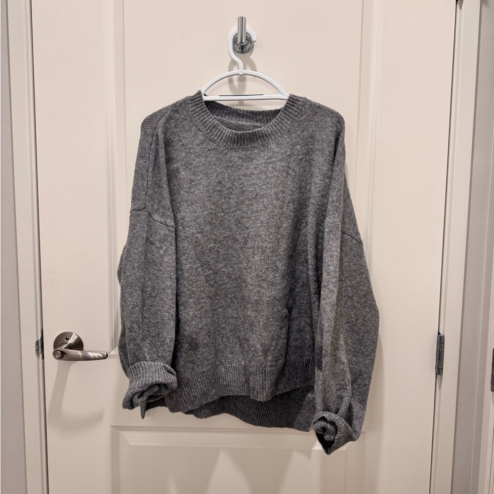 Comfy grey oversized sweater!